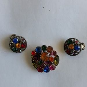 Vintage brooch with earrings.